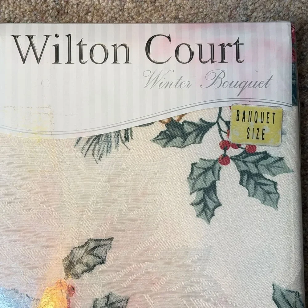 Vintage Wilton Court Winter Bouquet Christmas Tablecloth 60x118 NIP